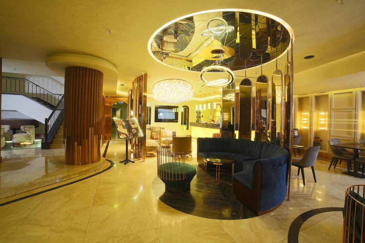 The Beyaz Saray & - Special Category Istanboel