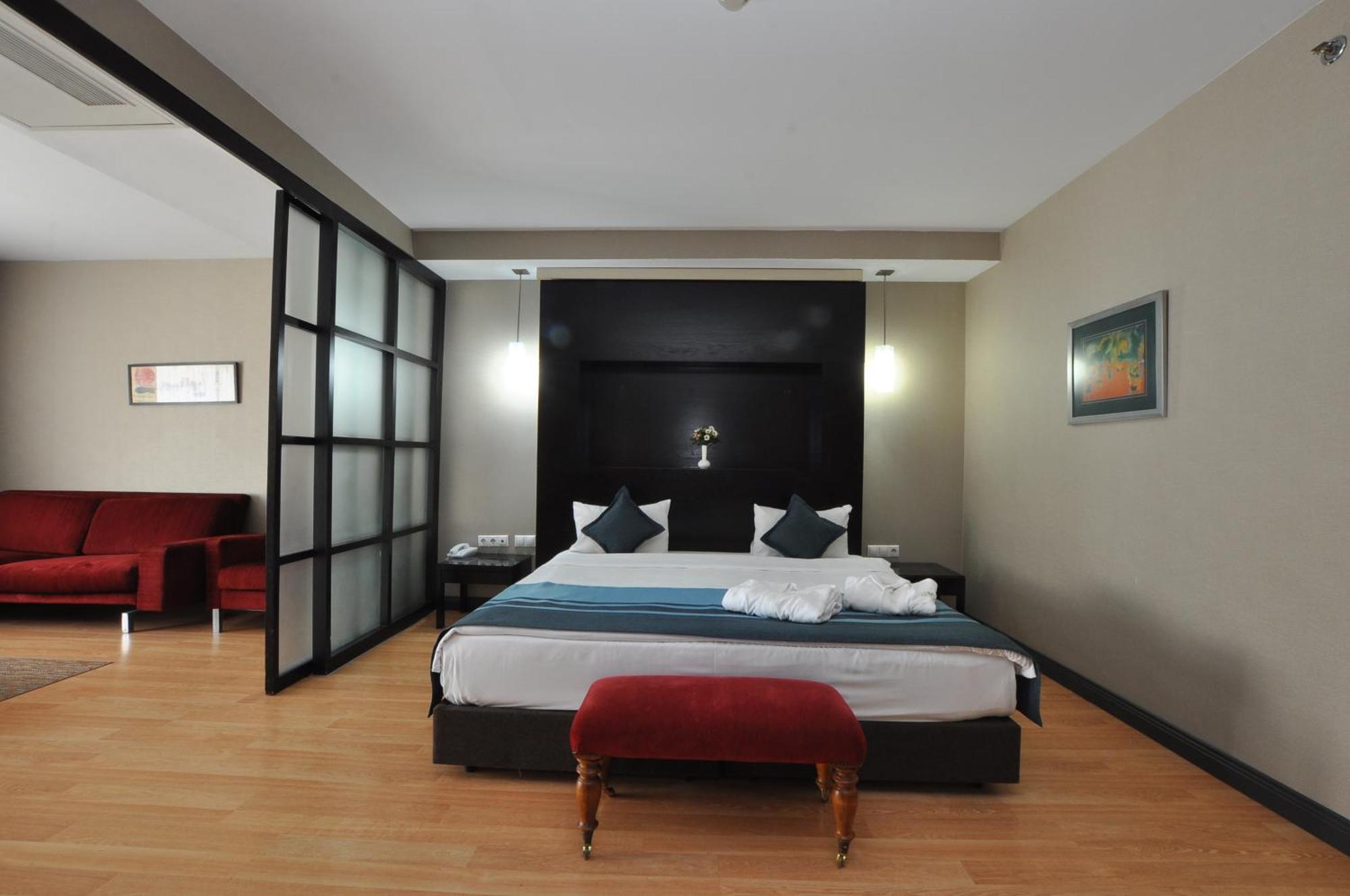 The Beyaz Saray & - Special Category 4* Istanboel